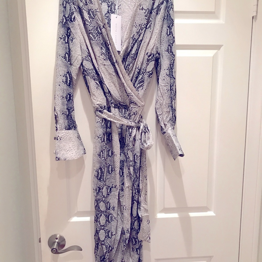 💕Gorgeous Dress💕Perfect For The Holidays - Picture 1 of 11
